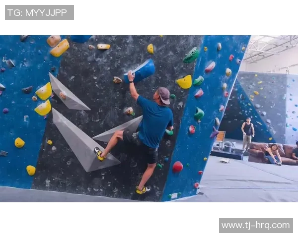 重庆攀岩队与广州攀岩队赛后复盘力量对比分析与启示